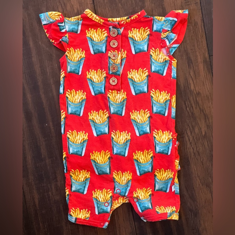 Posh Peanut Bamboo Romper with Ruffle Butt ▪️ 3-6m